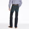 jeans western Ariat modèle M7 Rocker couleur foncé porté par un homme vue de dos