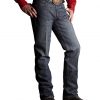 jeans western Ariat modèle M2 Relaxed couleur foncé porté par un homme vue de face