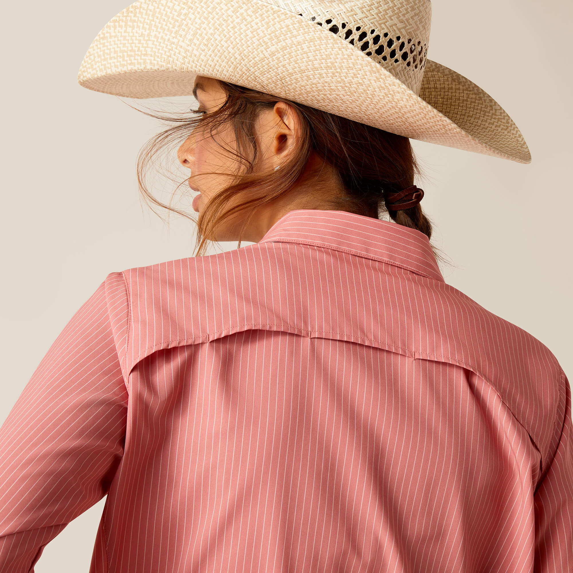 chemise pour l'équitation western pour femme de marque ariat modèle venteck de couleur rose