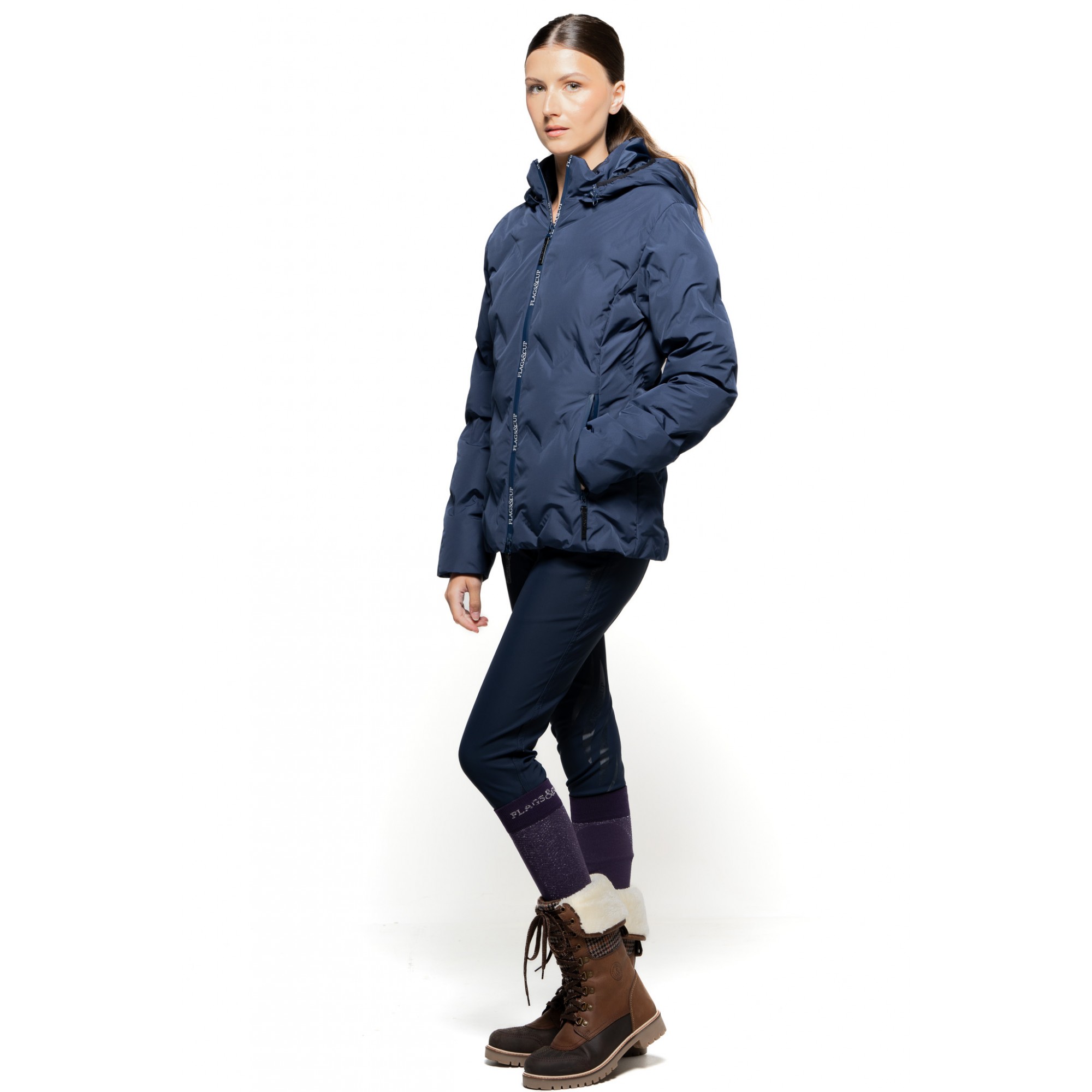 veste d'équitation doudoune pour femme marque flags and cup modèle napasoq couleur bleu marine